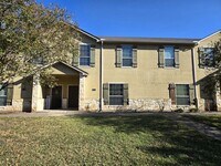 Building Photo - Robinson Townhome