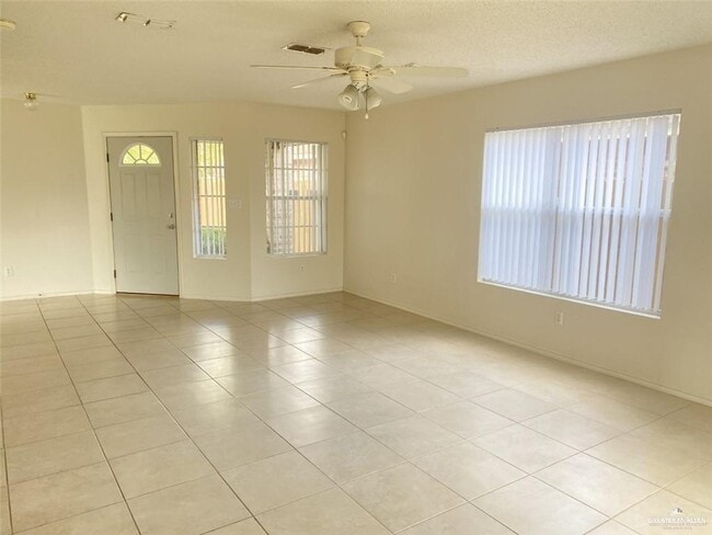 Building Photo - 3414 Santa Rocio St