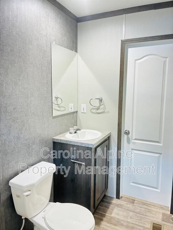 Building Photo - 315 Starling Ln