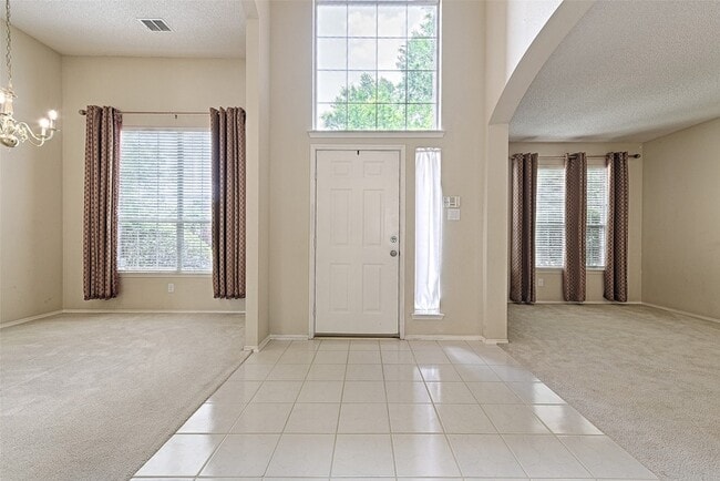Building Photo - 9701 Thorncliff Dr