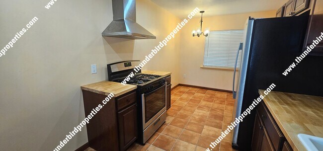 Building Photo - Cute remodeled one bedroom