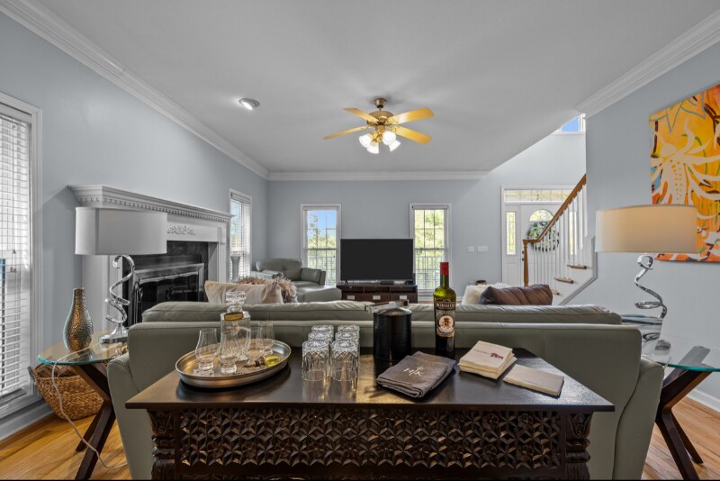 Building Photo - 42 Surrey Run