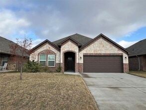 Building Photo - 706 Tippit Ln