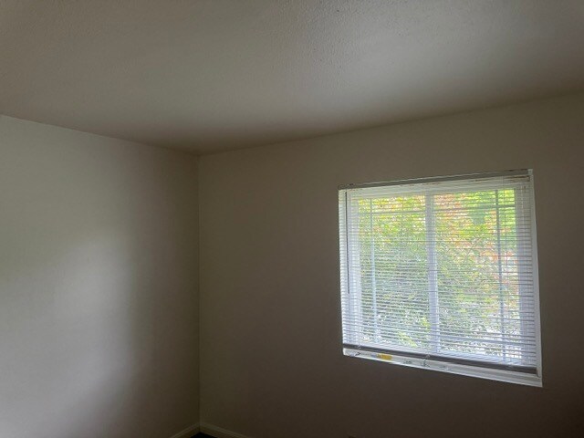 Building Photo - 126 Jamestown St
