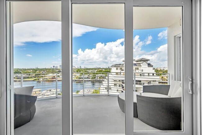 Building Photo - 612 Bayshore Dr
