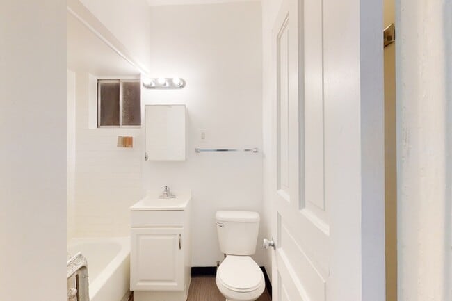 Floorplan - 5401-5403 S. Woodlawn Avenue