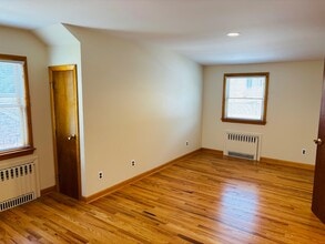 Building Photo - 20 Union Ave