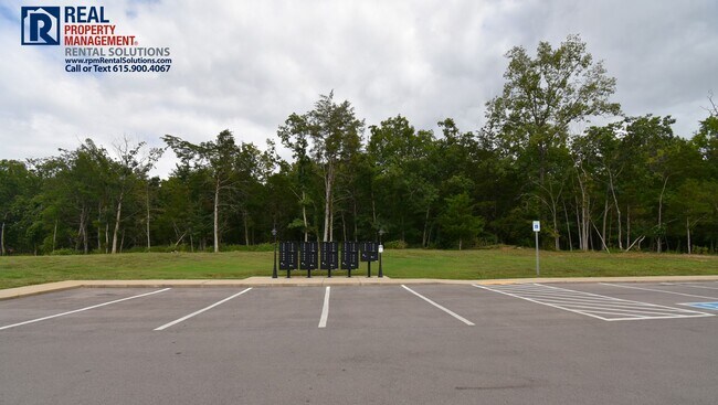 Building Photo - Luxury 4 bd 3.5 bath with office, bonus ro...