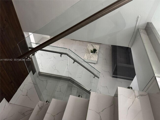 Building Photo - 1614 Jefferson Ave