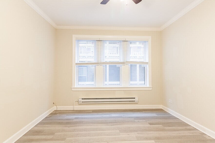 Building Photo - 837 W Cornelia Ave