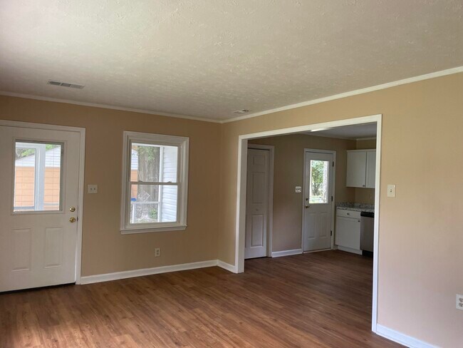 Building Photo - 119 Smallridge St