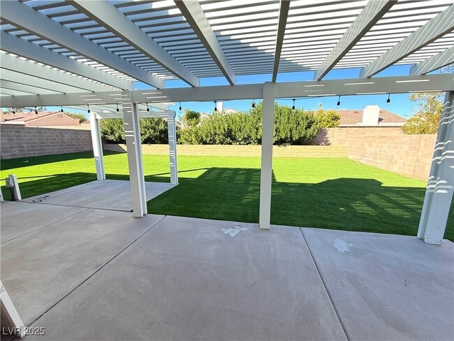 Building Photo - 5908 Red Saturn Dr