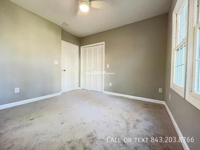 Building Photo - Fully Renovated 2 Bedroom!!!