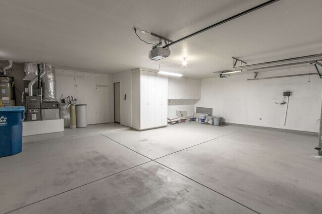 Building Photo - GORGEOUS MOVE IN READY SINGLE-STORY 4-BEDROOM HOME!