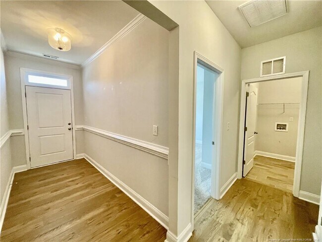 Building Photo - 279 Cromwell Ct