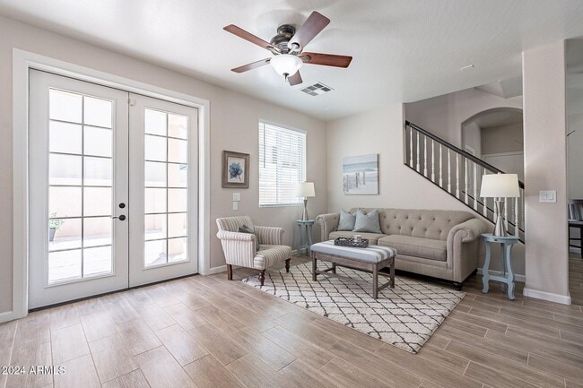 Building Photo - 445 W Mountain Sage Dr