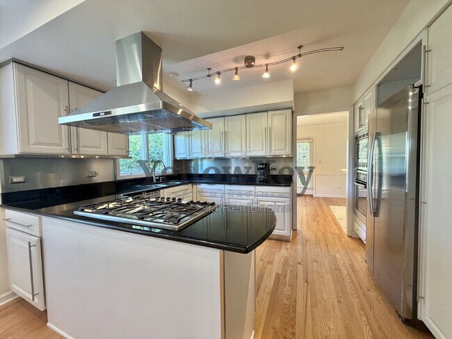 Building Photo - 11121 Indian Woods Dr