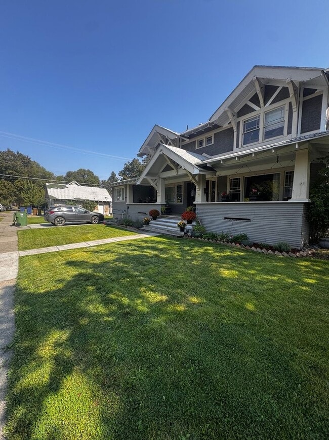 Primary Photo - 3004 N Lincoln St