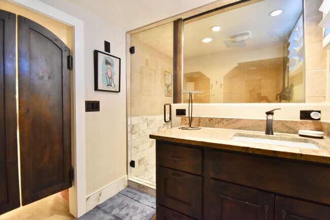 Building Photo - 2689 E Barbey Dr