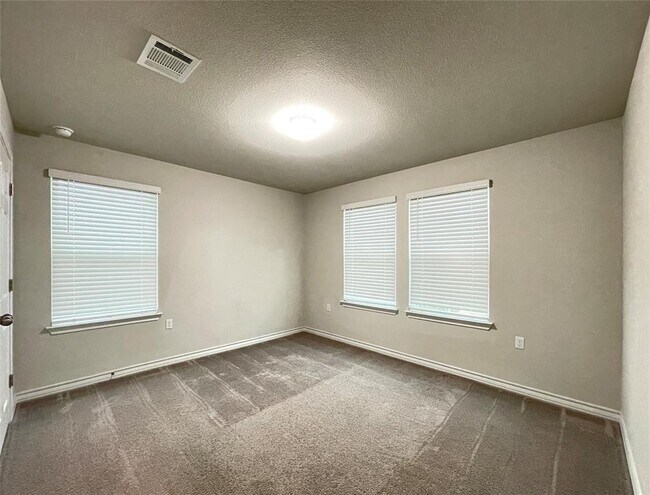 Building Photo - 1603 Denesa Dr