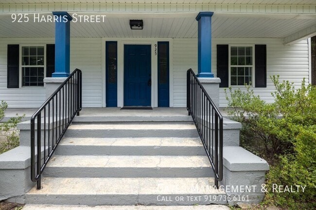 Building Photo - 925 Harris St