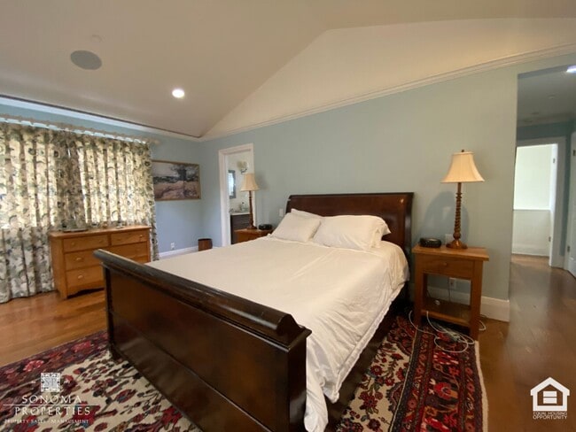 Building Photo - Stunning Furnished Eastside Home