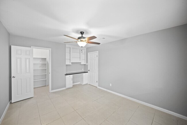 Building Photo - 6215 S Braeswood Blvd