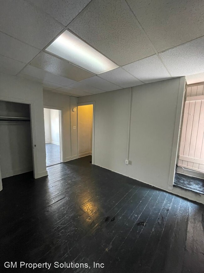 Building Photo - 3 br, 1 bath House - 610 S Queen Street