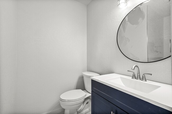 Building Photo - 412 W Austin St