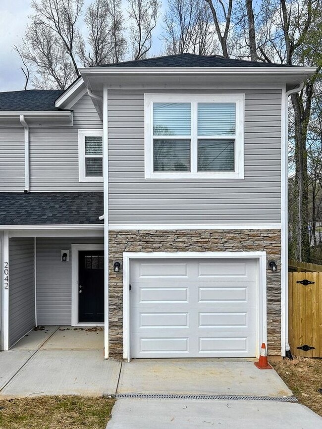 Primary Photo - 2042 McDonald Dr