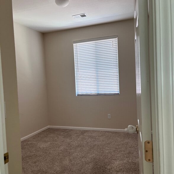 Building Photo - 4029 Aragon Way