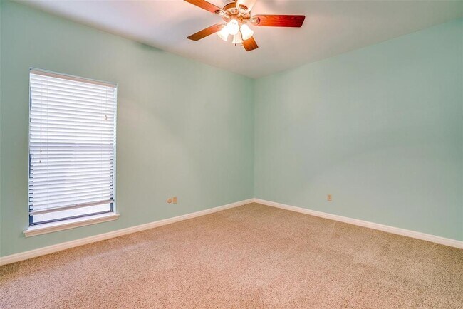 Building Photo - 3025 Hulen Ct