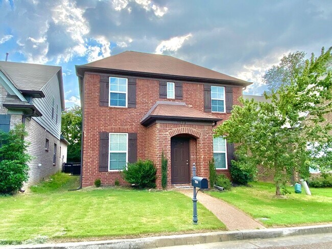 Building Photo - GlenLaurelWay7554