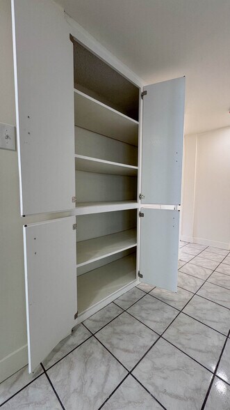Building Photo - 716 Glenway Dr