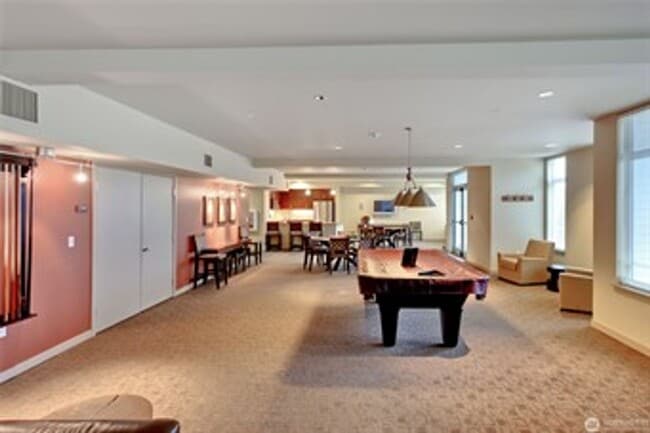 Building Photo - Bainbridge Island Condo