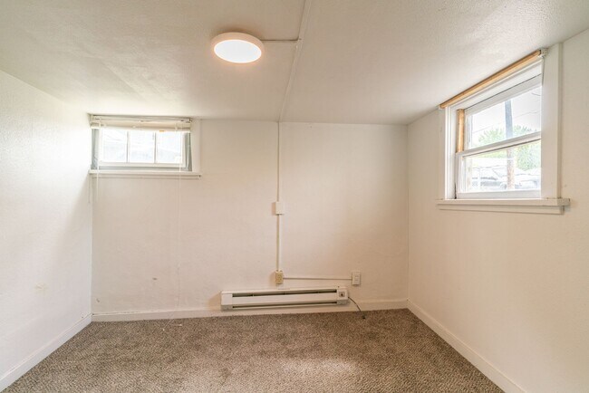 Building Photo - EN331 Malaga Ave