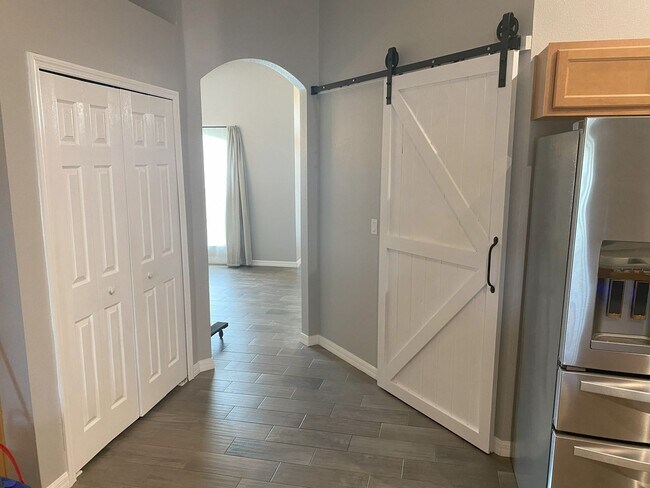 Building Photo - Beautiful Home Located In Tavares