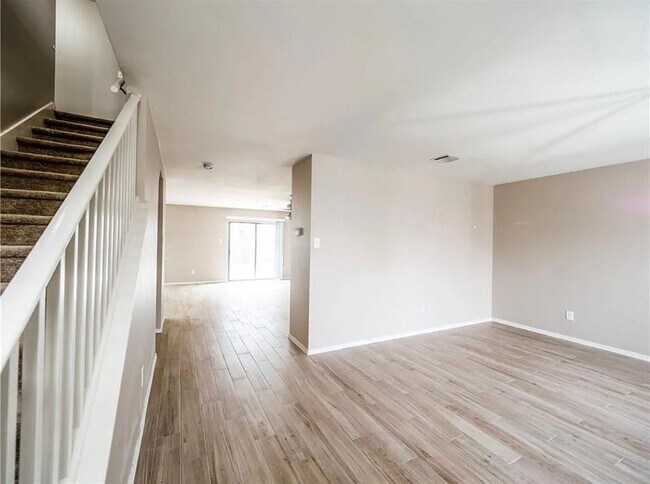 Building Photo - 1173 Forest Bluff Trail