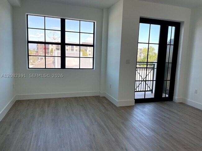 Building Photo - 4100 SW 64th Ave