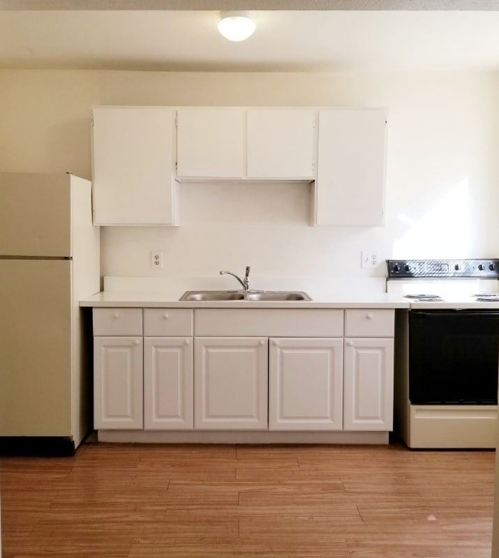 Building Photo - 1010 E Evans Ave