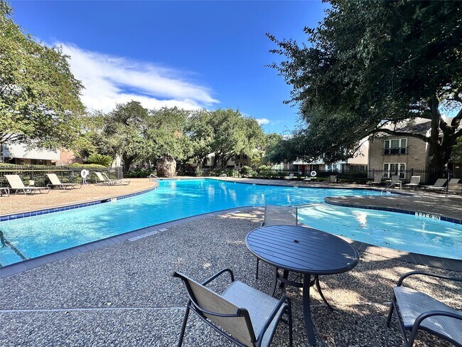 Building Photo - 13228 Trail Hollow Dr