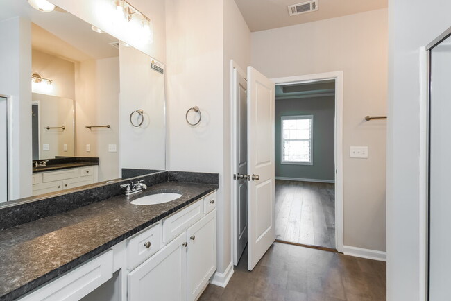 Building Photo - 1010 Smoky Mountain Springs Ln