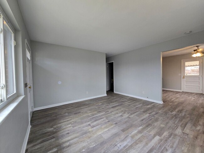 Building Photo - 3823 Iberis Ave