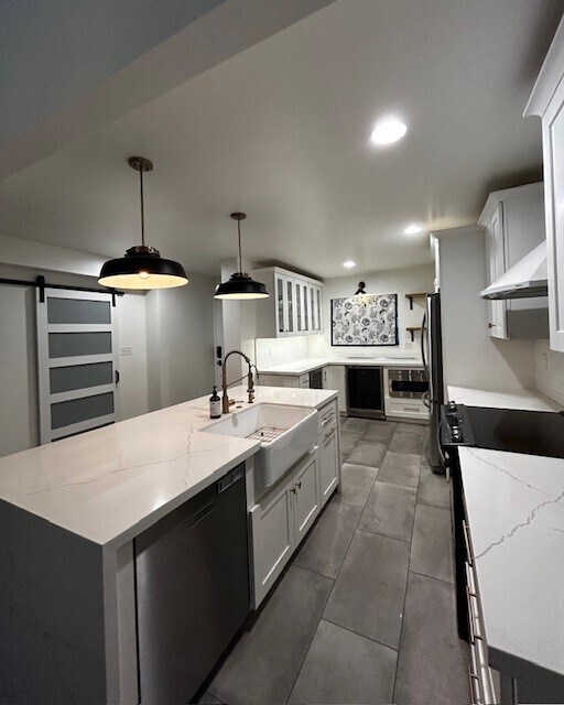 Building Photo - 2619 E Windsor Ave