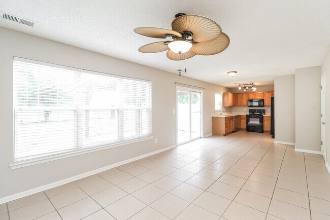 Building Photo - 15239 Pangborn Pl