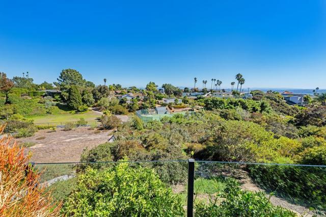 Building Photo - 5971 La Jolla Mesa Dr