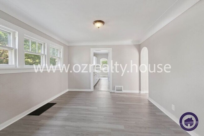 Building Photo - 1263 Crestwood Rd