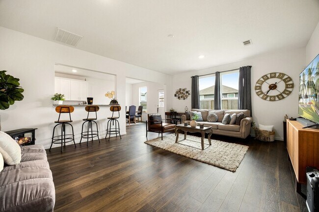 Building Photo - 25927 Chicory Dr