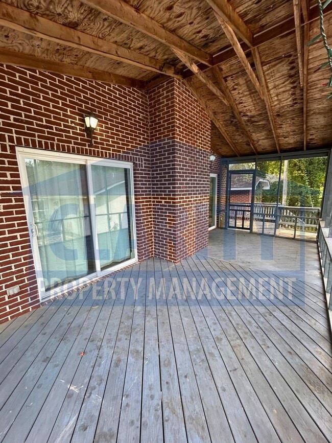 Building Photo - 2 bedroom apartment next to Lee University...