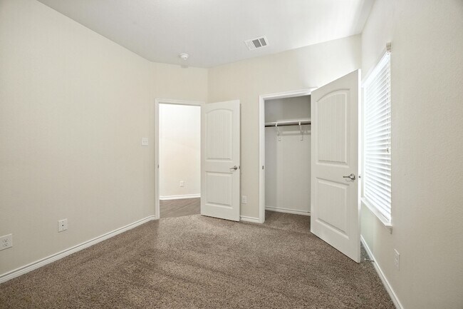 Building Photo - 2429 Opaline Dr